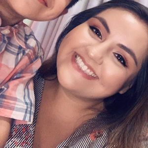 Meet your Posher, Dennise